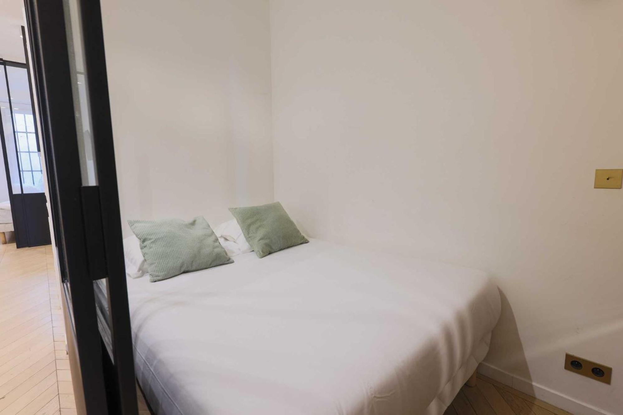 Modern - 2br 6p - Montorgueil